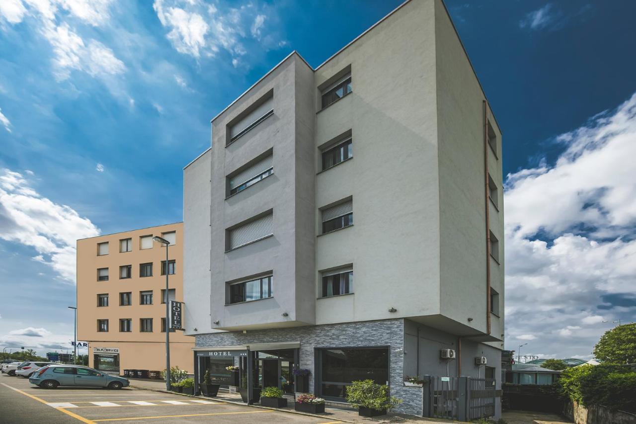 Piccolo Hotel Allamano Grugliasco Exterior photo